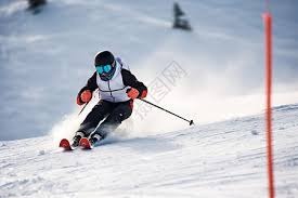 皮亚尼奇重返尤文训练基地，与斯帕莱蒂、基耶利尼合影